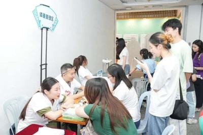 青年夜校送健康，中醫藥養生夜市點亮千年商圈